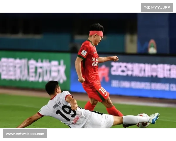 中超VAR使用频繁引热议 多场比赛判罚引发广泛讨论